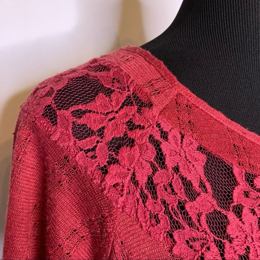 Free People maroon red lace shoulder knit top size Extra Small XS - Picture 3 of 13